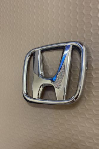 علامة شنطة اكورد 1998_2002