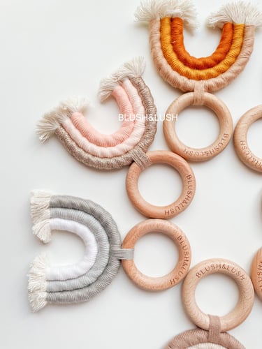 Baby Rainbow Teether/عضاضة رينبو