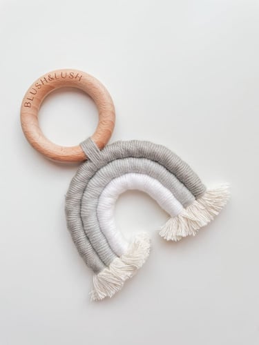 Baby Rainbow Teether/عضاضة رينبو