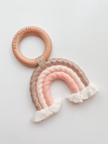 Baby Rainbow Teether/عضاضة رينبو