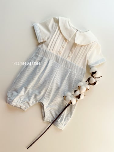 رومبر للمناسبات بطيات على الصدر أزرق سماوي مقلم