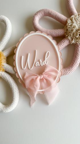 قطعة الاسم / بالتصميم البيضاوي