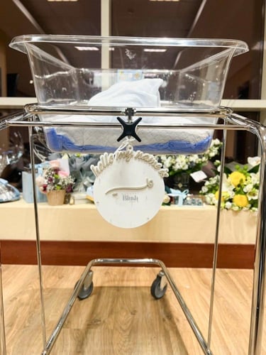 تاق سرير البيبي اكريلك مع تصميم خارجي / مع كتابة ا...