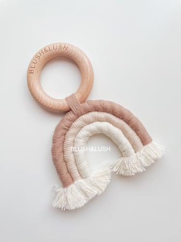 Baby Rainbow Teether/عضاضة رينبو