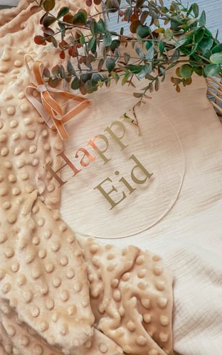 تعليقات اكريلك شفافة