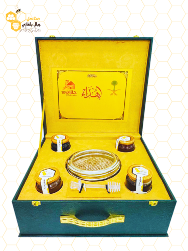 Gift bag consisting of 4 jars of honey, each 500 grams + a jar of Sidr wax 1 kg - types of honey (Sidr - Talh - Salam - Qatad) if...