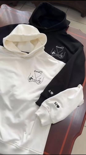 هودي تشابك الأصابع مع حرف حسب الطلب