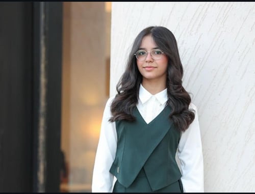 مريول مدرسي متوسط