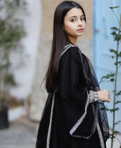 فستان التاسيس اسود بتطريز فضي