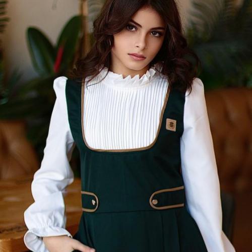 مريول مدرسي متوسط