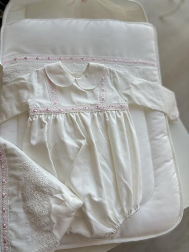 طقم مواليد. من ٤قطع الون اوف وايت