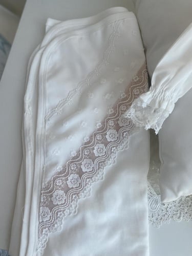 طقم افرول ابيض اوف وايت