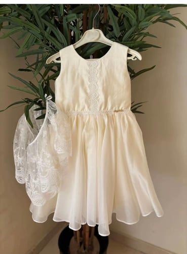 فستان اصفر أنيق