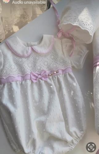 طقم الفيونكه الوردي