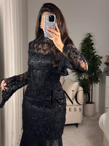فستان اسود دانتيل بخرز و شك