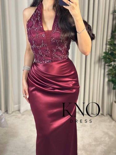 فستان ناعم عودي مع دانتيل و شك