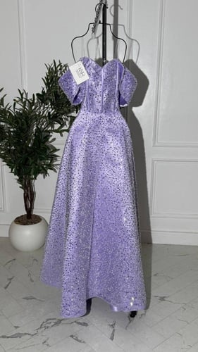 فستان كردانة موف فاخر بكورسِيه وجيوبن أنيق