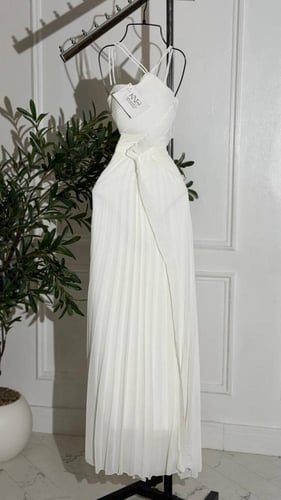 فستان جورجيت بوليسية فاخر بتصميم أنثوي أنيق