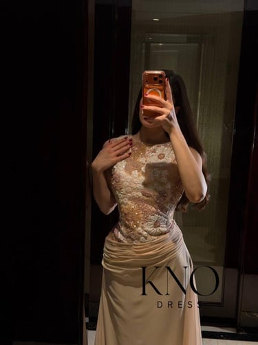 فستان جورجيت ناعم مع ترتر مموج خاص يلمع بإحساس فخم...