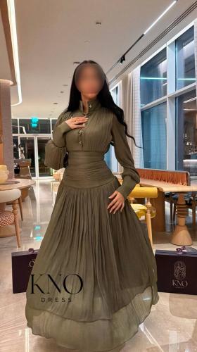 فستان كرنكل أنيق بأزرار فاخرة… لمسة كلاسيكية بروح...