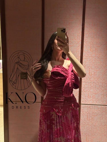 فستان فوشي مشجر جاكار فاخر بتطريز يدوي وانسيابية ج...