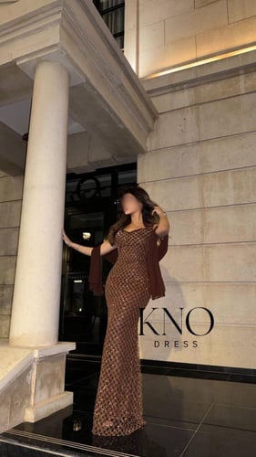 فستان سهرة جورجيت بني مبطن بالكامل