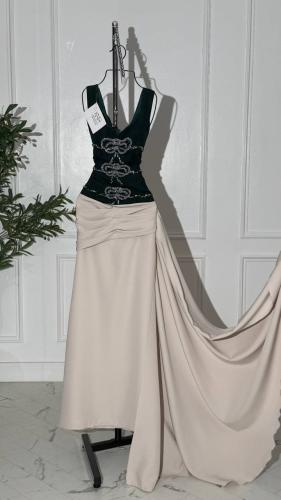 فستان سهرة باربي بتطريز مع كسرات