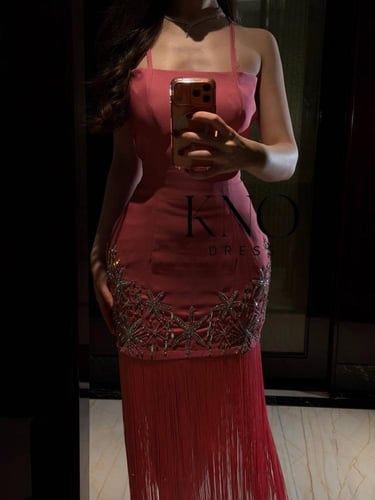 فستان باربي بتطريز يدوي فاخر مع هدب يضفي لمسة أناق...