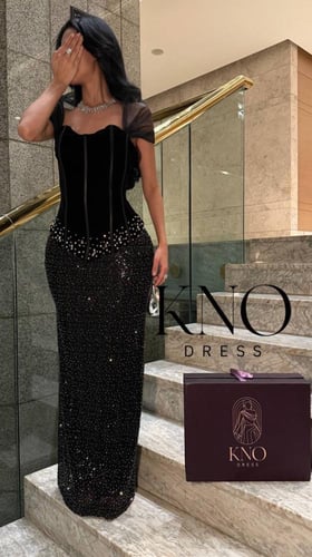 فستان جوخ فاخر بتطريز وخرز أنيق، إطلالة راقية وداف...