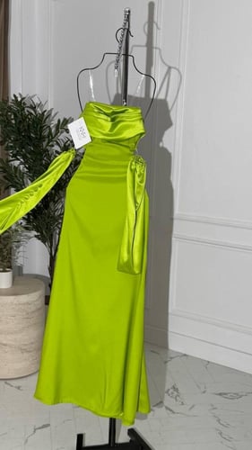 فستان طويل مخصر بأكمام منفصله