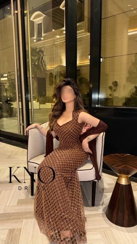 فستان سهرة جورجيت بني مبطن بالكامل