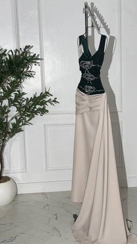 فستان سهرة باربي بتطريز مع كسرات