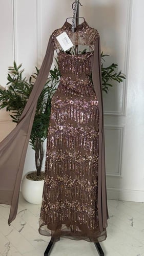 فستان جورجيت بني فاخر بتطريز شك يدوي