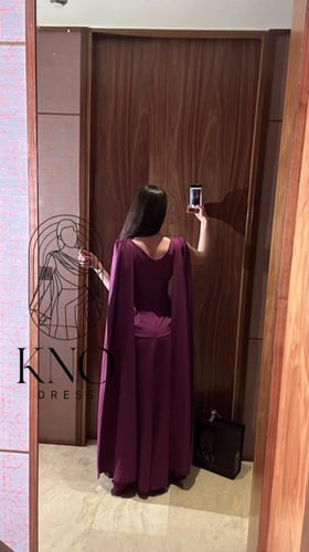 فستان باربي فاخر بلون ليلكي ناعم بتصميم أنيق يجمع...