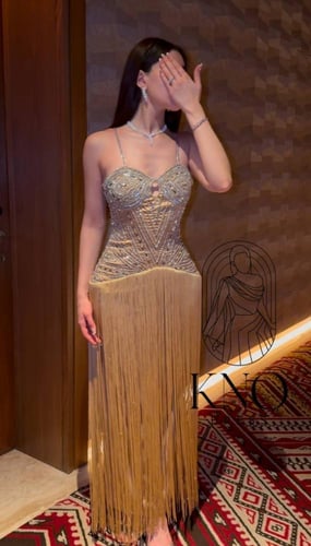 فستان تفته فاخر بتطريز يدوي وهدب أنيق يمنح إطلالة...