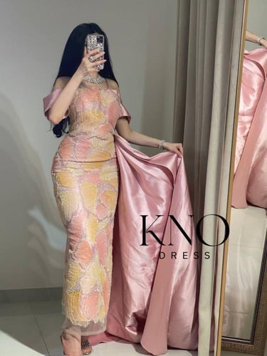 فستان سهره تل ملون مموج خرز مع ميكادو