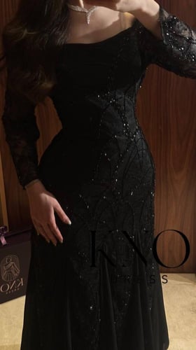فستان دانتيل أسود فاخر بتطريز شك وجورجيت شيفون