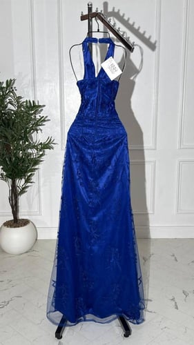 فستان سهره تفته على تل تطريز كمبيوتر مزين بفصوص