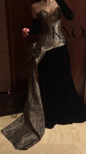 فستان سهرة جوخ جاكار فاخر بتصميم كورسيه وأكمام منف...