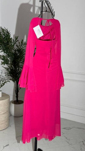 فستان انيق بأكمام واسعة طويله