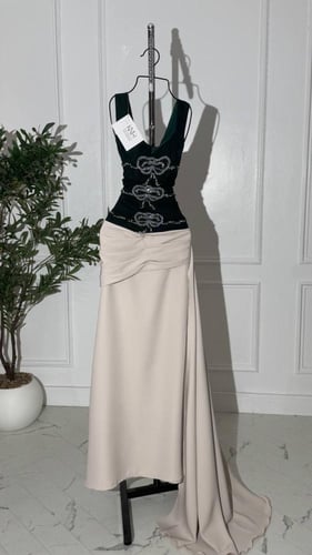 فستان سهرة باربي بتطريز مع كسرات