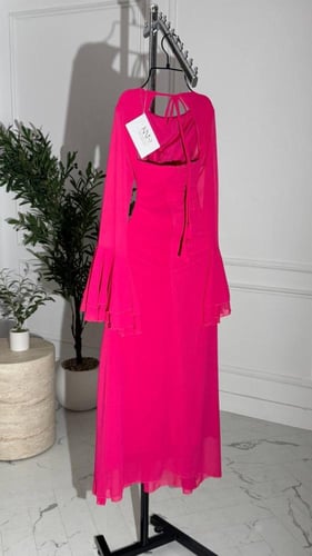 فستان انيق بأكمام واسعة طويله