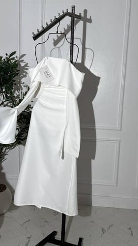 فستان ابيض اوف شولدر بأكمام