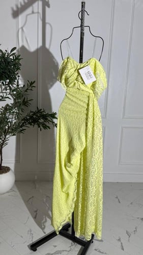 فستان ناعم دانتيل اوفشوردر ليموني مبطن