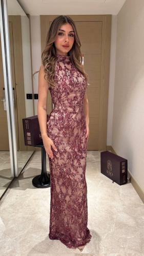 فستان سهرة دانتيل عودي بطانة تفتة بيج قصة ضيقة