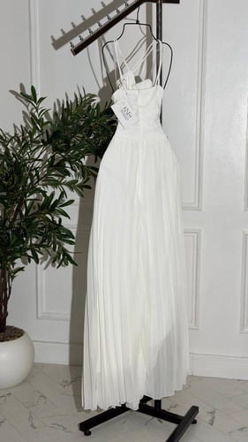 فستان جورجيت بوليسية فاخر بتصميم أنثوي أنيق