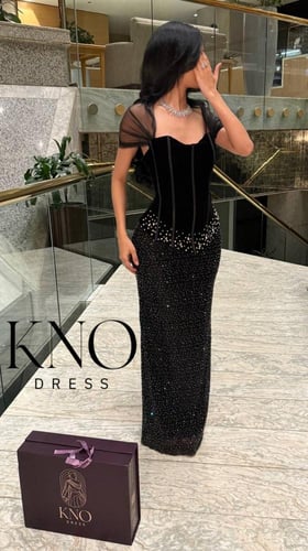 فستان جوخ فاخر بتطريز وخرز أنيق، إطلالة راقية وداف...