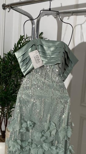 فستان اسماء