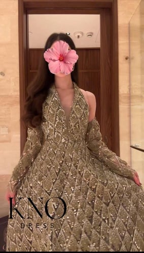 فستان سهرة طويل تل أخضر فاخر مع شك براق وأكمام منف...