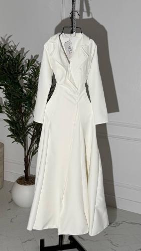 فستان كلاسيكي بتصميم معطف لون ابيض